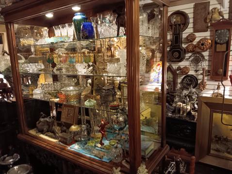 Omoule mount on table